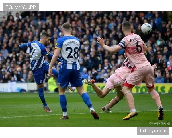 克雷斯韦尔英超赛季表现抢眼，助球队稳步迈向荣誉