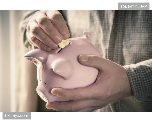 吕小军生活看着普通，背地里居然掏空钱包买的那些东西…