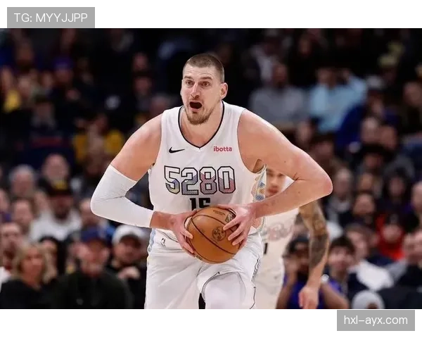 恩比德低位单打效率胜约基奇 主导内线得分