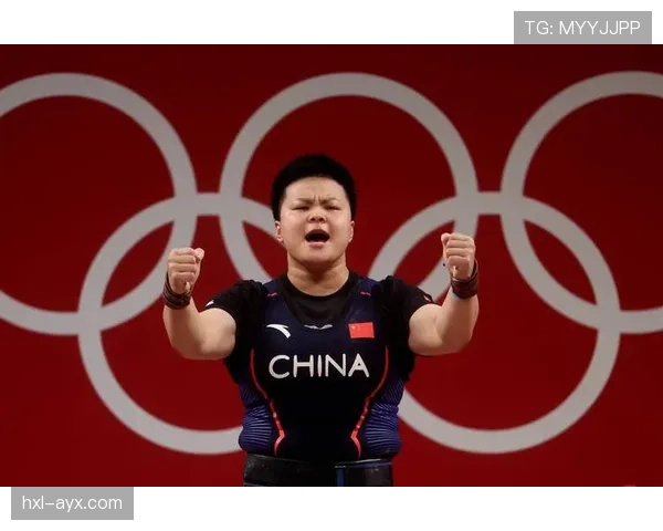 汪周雨训练完直接拎爱马仕去吃人均三千的日料？